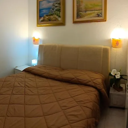 Rosa Con Piscina E Giardino Uso Esclusivo *