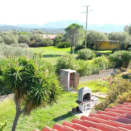 Rosa Con Piscina E Giardino Uso Esclusivo Porto Rotondo