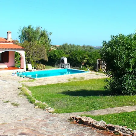 Rosa Con Piscina E Giardino Uso Esclusivo