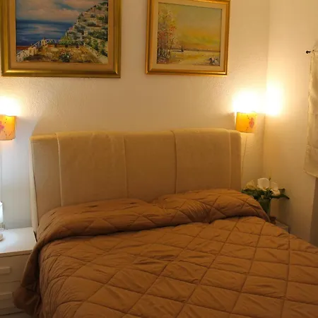 Rosa Con Piscina E Giardino Uso Esclusivo Porto Rotondo
