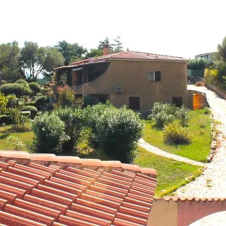 Rosa Con Piscina E Giardino Uso Esclusivo *
