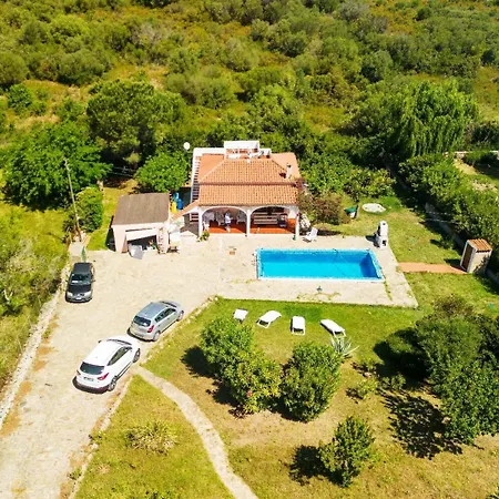 Rosa Con Piscina E Giardino Uso Esclusivo *