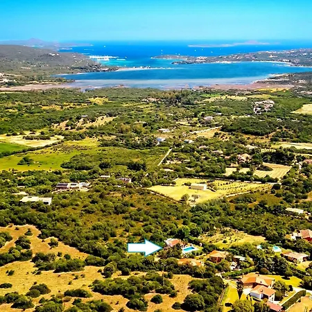 Rosa Con Piscina E Giardino Uso Esclusivo Porto Rotondo