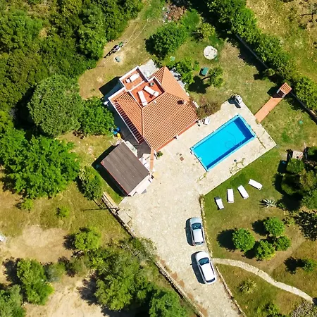 Rosa Con Piscina E Giardino Uso Esclusivo Villa